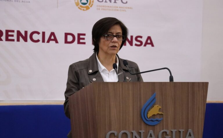 Huracán ‘Zeta’ continúa fortaleciéndose; prevén fuertes lluvias para Yucatán y Qroo