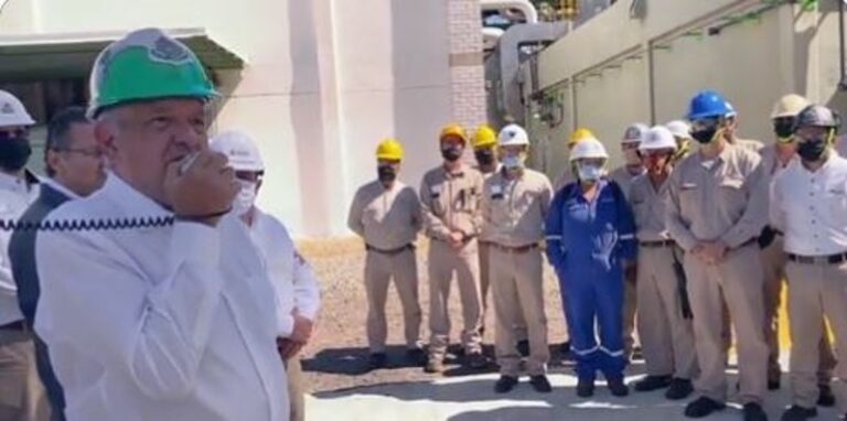 México tiene reservas de gasolina sólo para 10 días, asegura AMLO