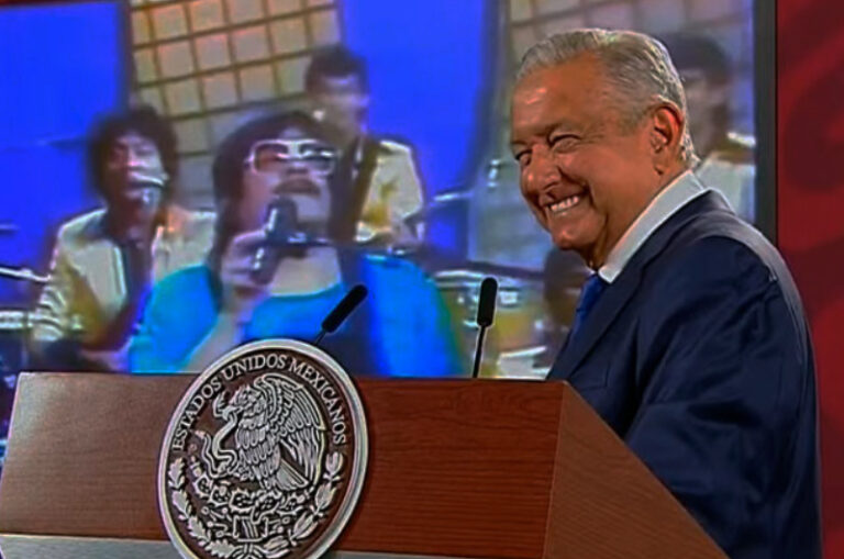 ¿Por qué AMLO puso ‘Uy que miedo’ de Chico Che en la mañanera?