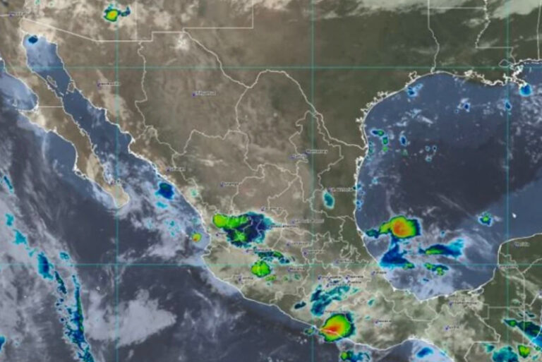 Huracán Frank se debilita a tormenta tropical y aleja de costas nacionales