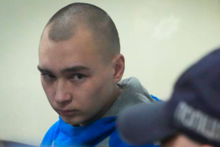 Soldado ruso se declara culpable en el primer juicio por crímenes de guerra en Ucrania