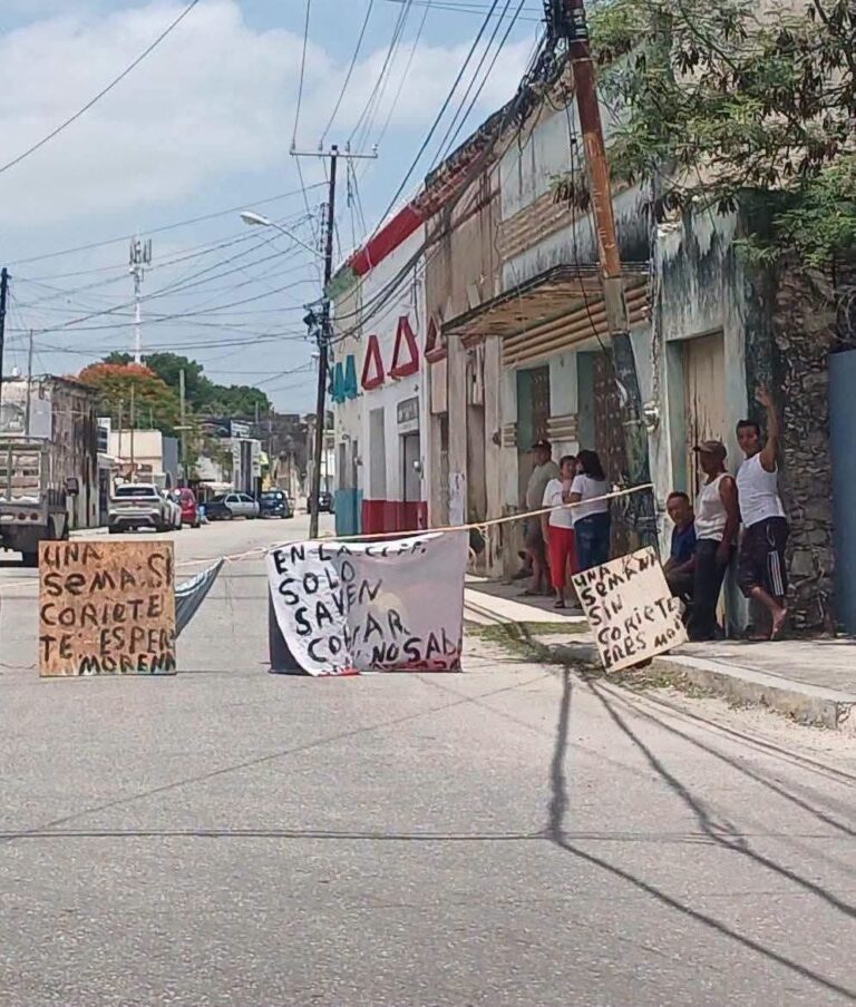 Crece la protesta por apagones en Mérida; vecinos amplían bloqueos y exigen solución inmediata a la CFE