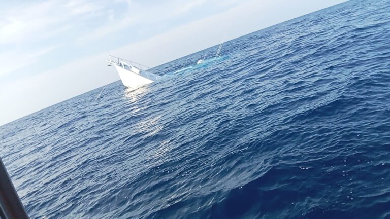 SE HUNDE YATE CERCA DEL ARRECIFE ALACRANES DEL EMPRESARIO MIGUEL ESPADAS SEBA