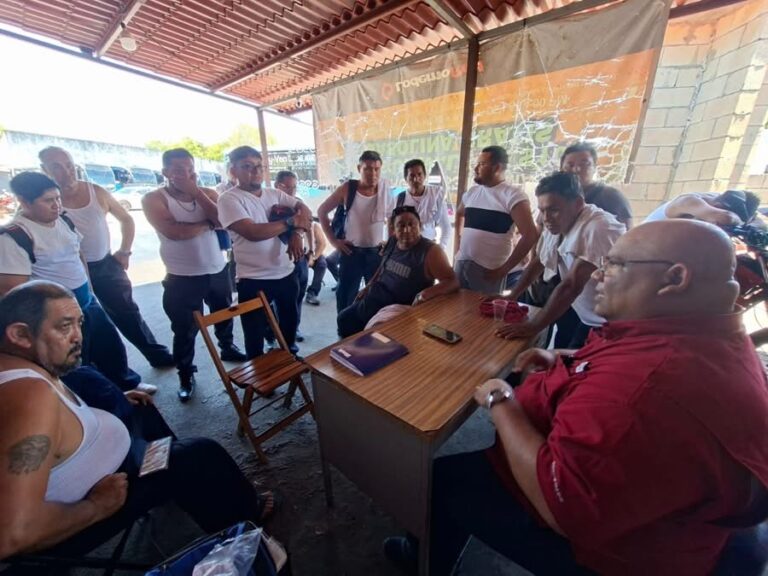 Choferes de Circuito Metropolitano mantienen paro y exigen diálogo para resolver conflicto laboral