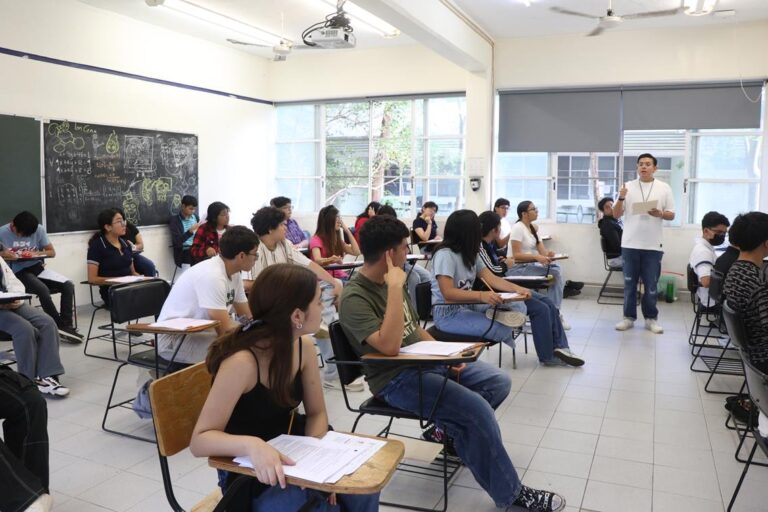 UADY realiza examen de admisión para bachillerato; más de 5 mil jóvenes compiten por 3 mil 400 lugares