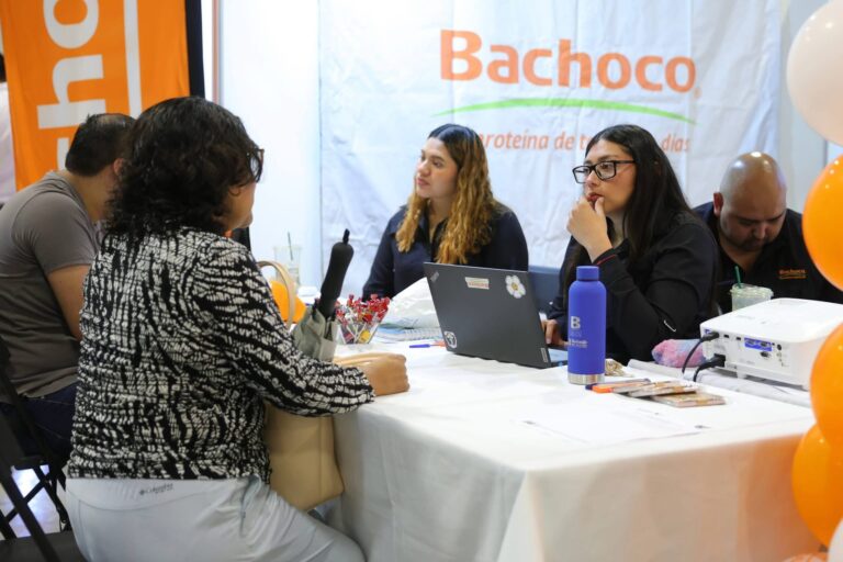 Más de 500 vacantes impulsan búsqueda de empleo en Feria Nacional realizada en Mérida
