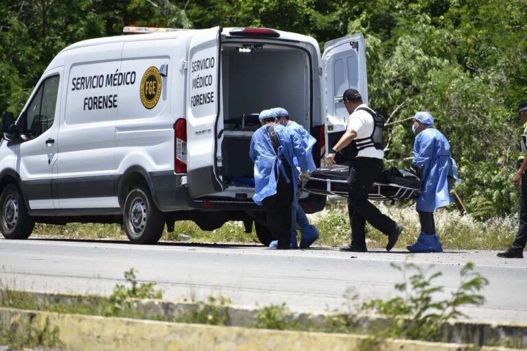 Fatal accidente entre tráiler y motocicleta deja un fallecido en la Mérida-Cancún