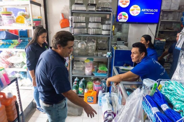 De vender para sobrevivir a consolidar su negocio: hermanos de comisaría meridana crecen con apoyo municipal