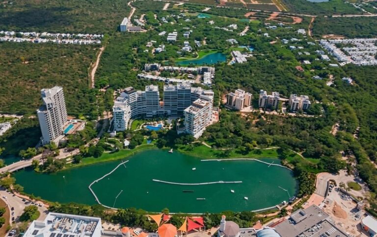 Confirman presencia de Naegleria fowleri en lago de Plaza La Isla; permanecerá cerrado
